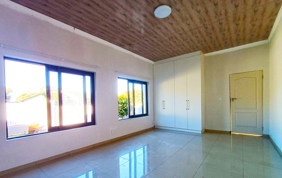 4 Bedroom Property for Sale in Palmiet Western Cape